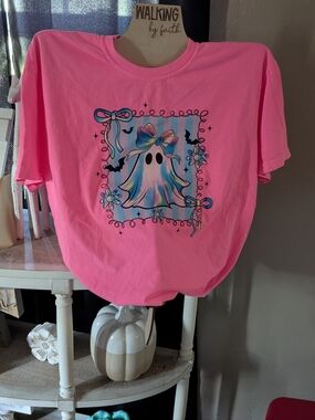 Comfort Colors Hot Pink Graphic Ghost Tee